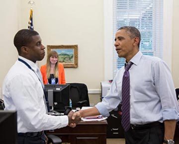As special assistant to the White House chief of staff, Maurice Owens has the opportunity to work with President Obama. (Pete Souza/Official White House Photo)